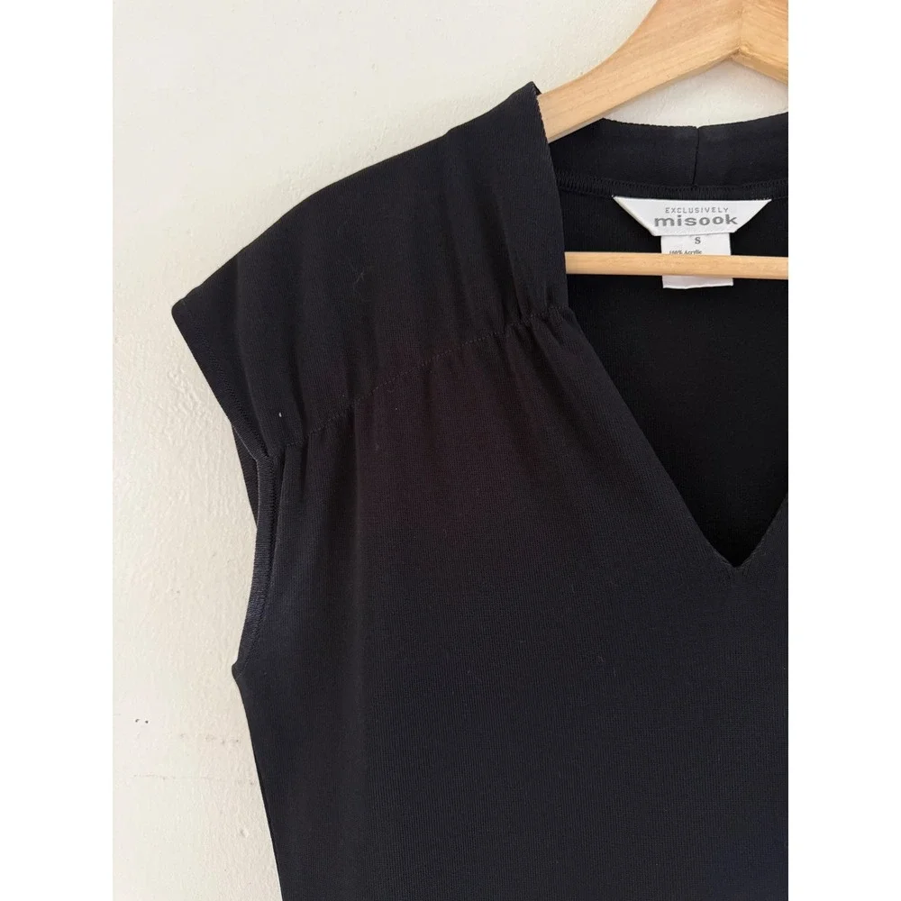 Misook Black Knit Sheath Dress Womens Small V-Neck Sleeveless Cap Sleeve Acrylic